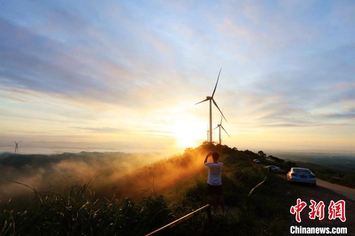 Picturesque scenery of sunrise in S China’s Guangxi