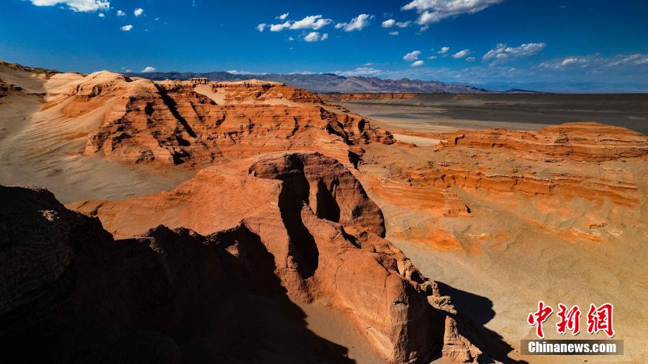 Stunning scenery of red-bed landform in NW China’s Xinjiang