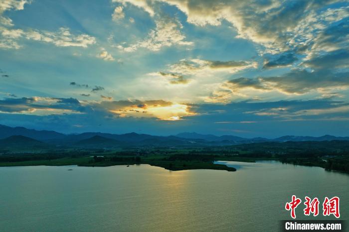 Aerial view of Zhenping County covered by morning glow in C China’s Henan Province