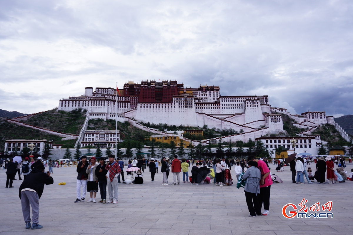 In pics: scenery of Potala Palace in Lhasa