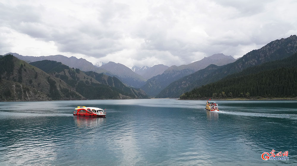 Tianchi Scenic Area attracts visitors in NW China's Xinjiang