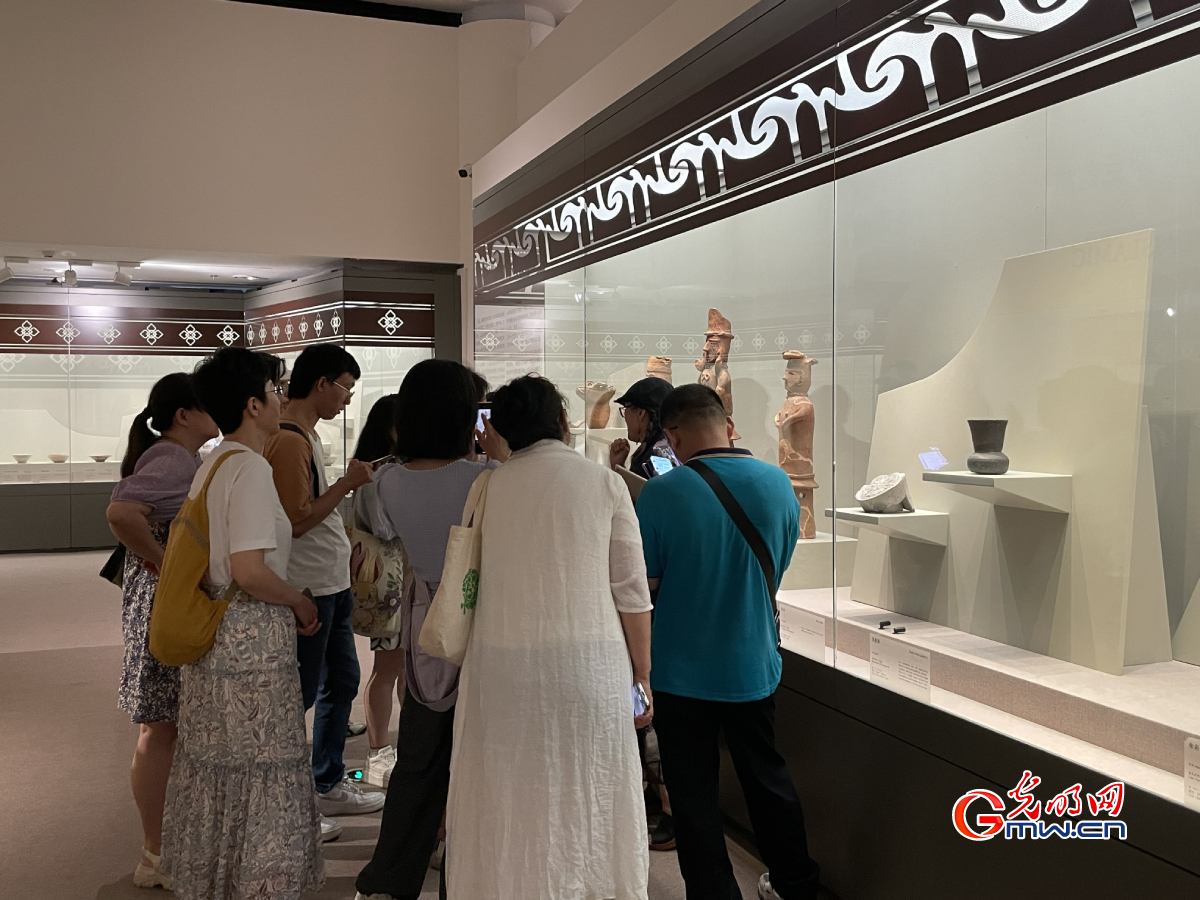 Special exhibition of ancient ceramic art ongoing at Tsinghua University Art Museum