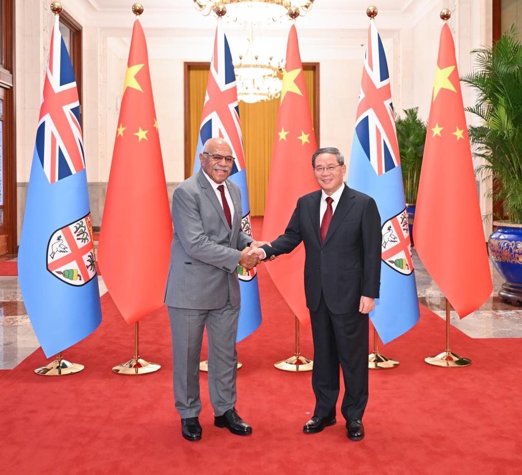 Chinese premier, Fijian PM stress enhancing cooperation during talks