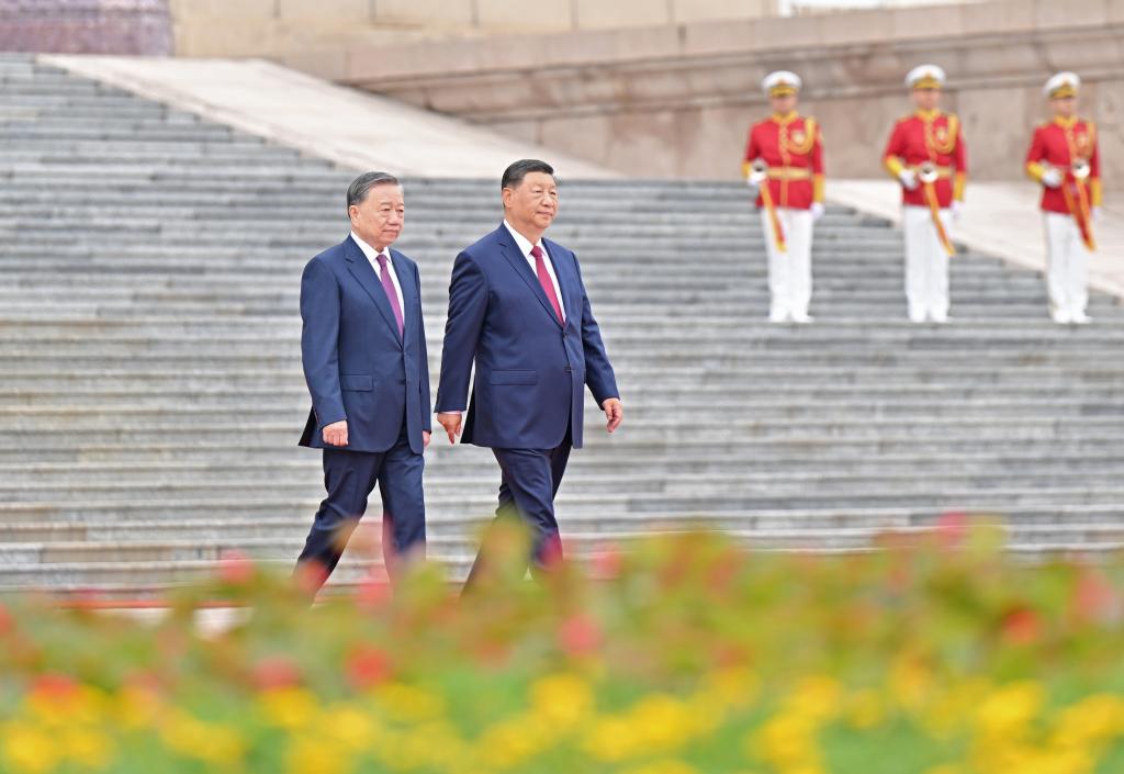 Xi, Lam hold talks, guiding development of China-Vietnam community with shared future