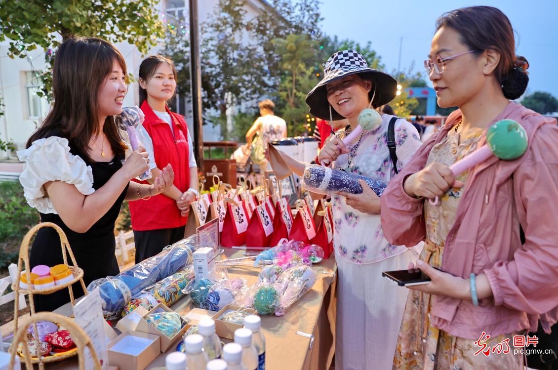 Traditional Chinese Medicine Night Market in N China's Hebei