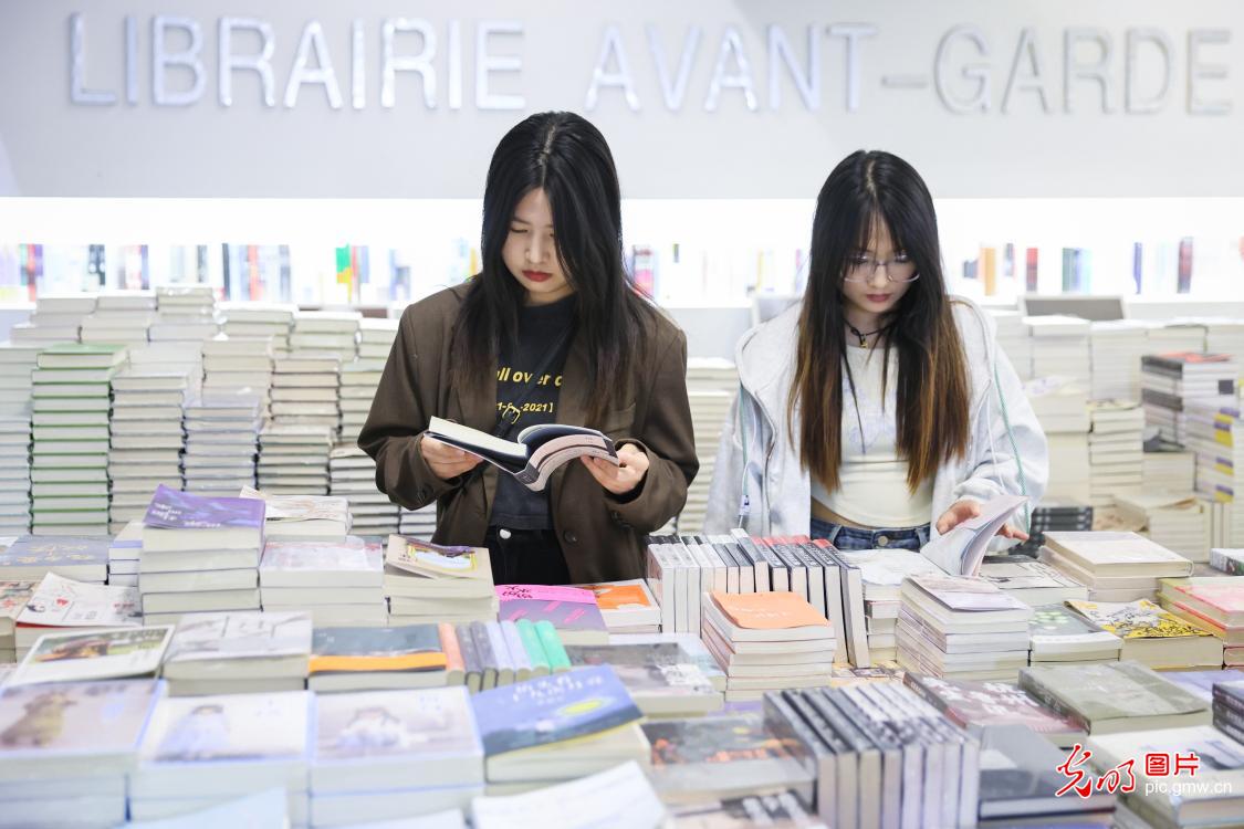 Nationwide reading atmosphere flourishes with arrival of World Book Day