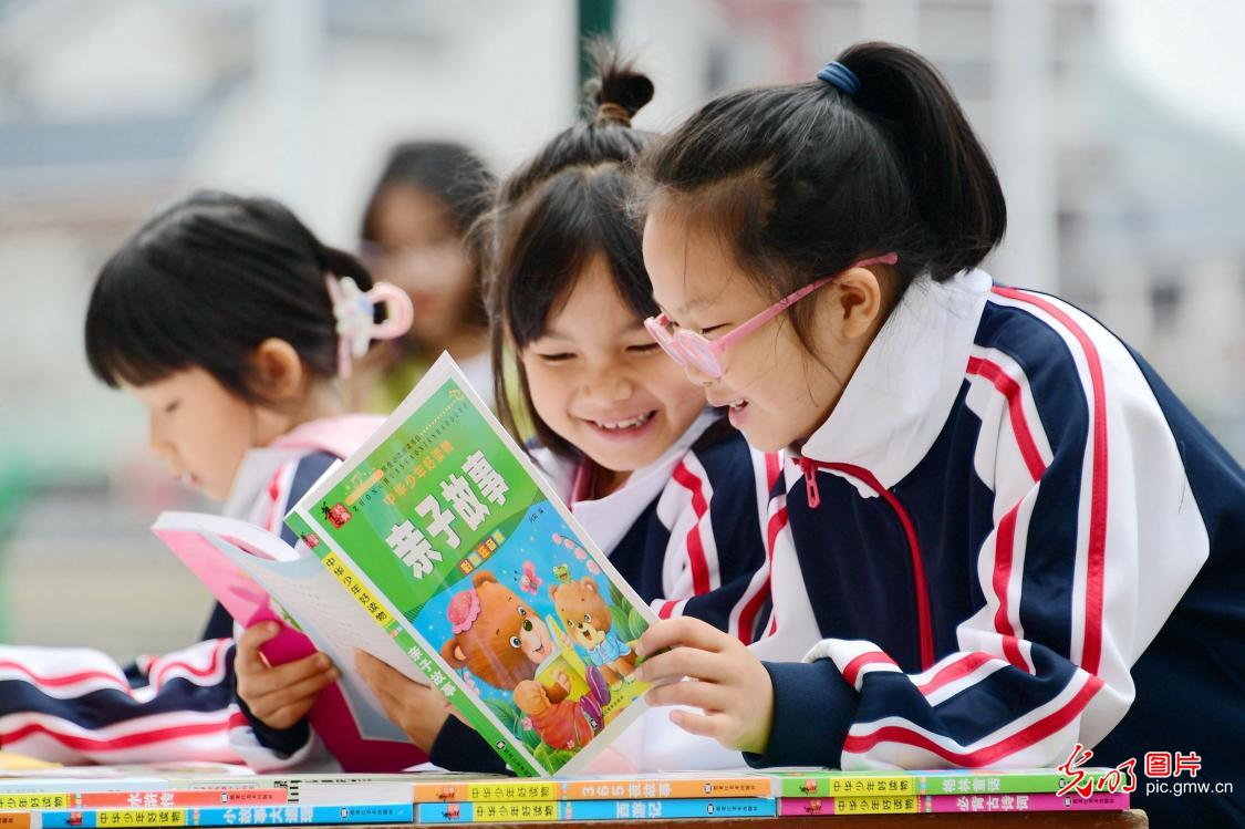 Nationwide reading atmosphere flourishes with arrival of World Book Day