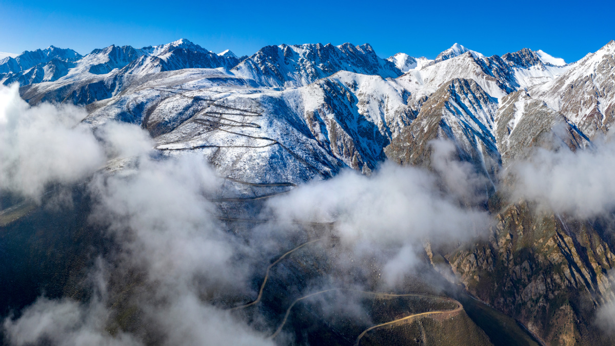 The beauty of Baersi Snow Mountain in Zhangye