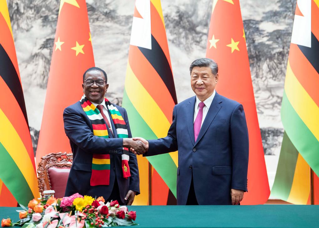 Xi holds talks with Zimbabwean president