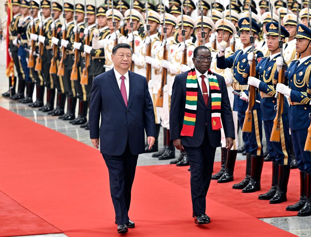 Xi holds talks with Zimbabwean president