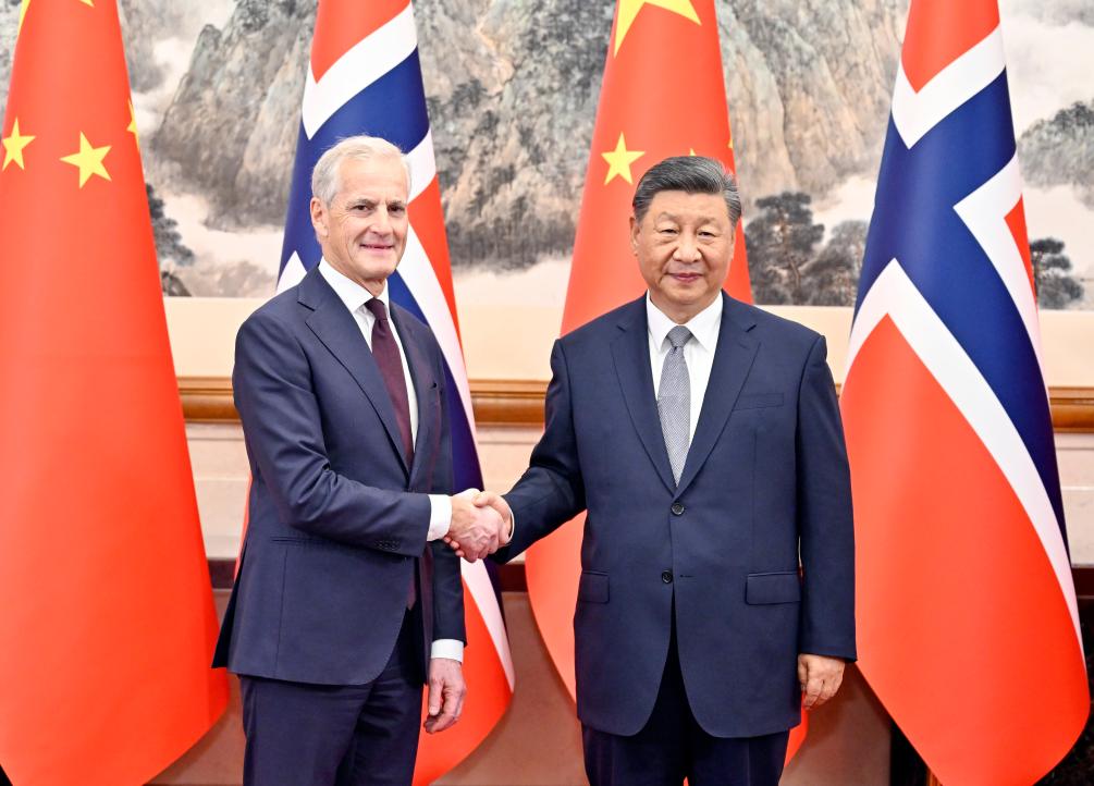 Xi meets Norwegian prime minister