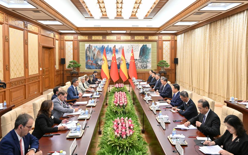 Xi meets Spanish prime minister