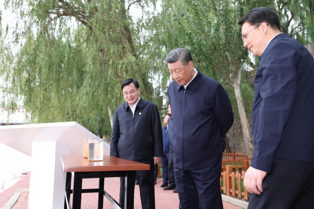 Xi inspects Lanzhou in NW China's Gansu Province