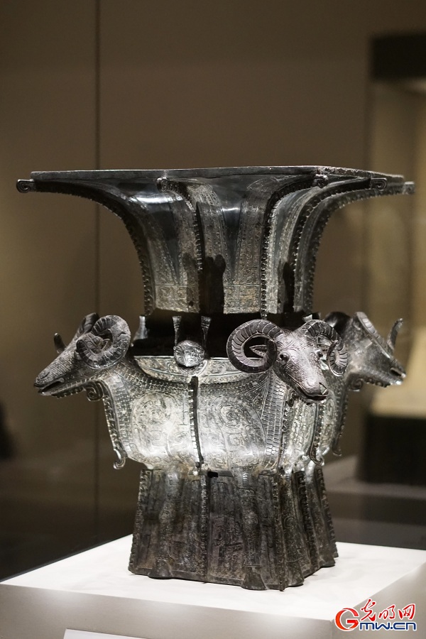 Ancient China relics exhibited at National Museum of China