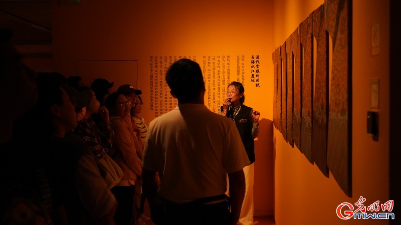 People visit exhibition themed with imperial textiles in Qing Dynasty during Mid-Autumn Festival holiday