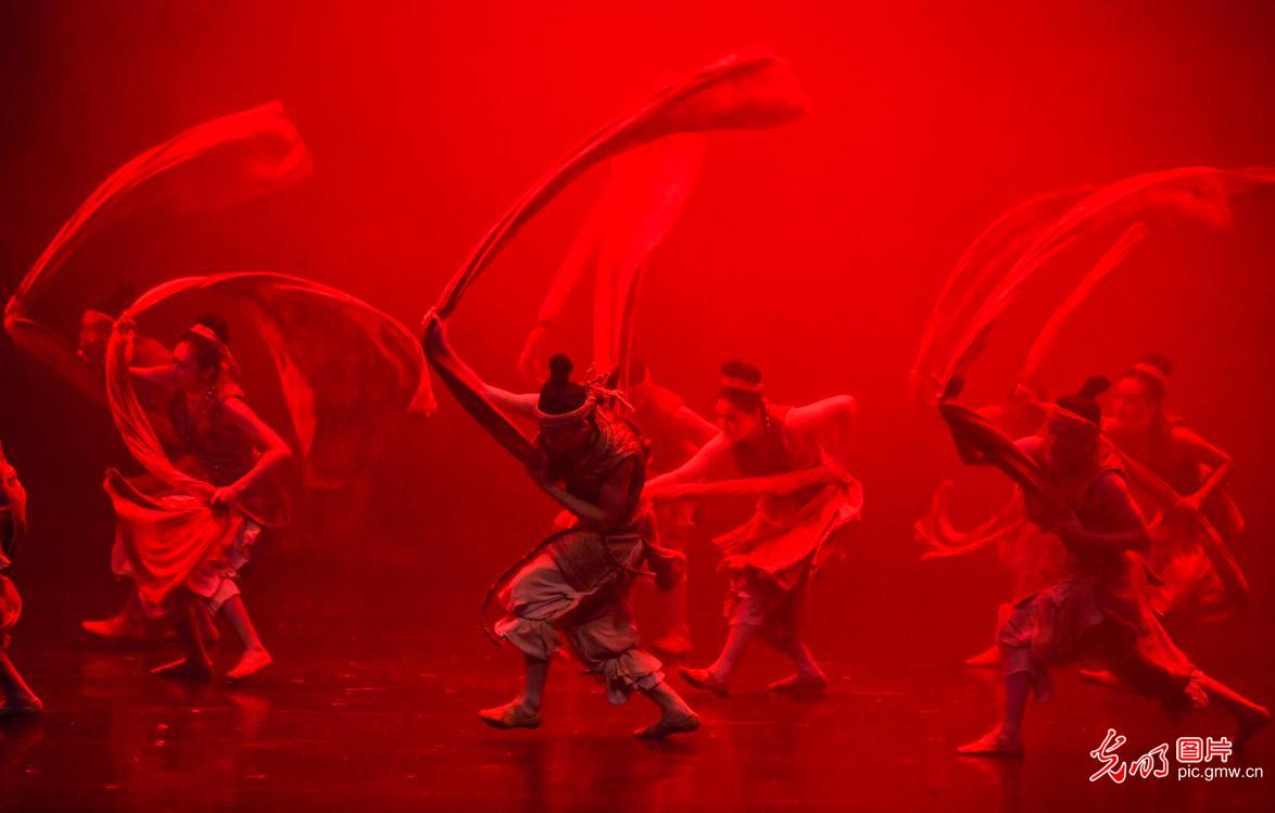 Dance drama Tiangong Kaiwu staged in S China's Guangxi