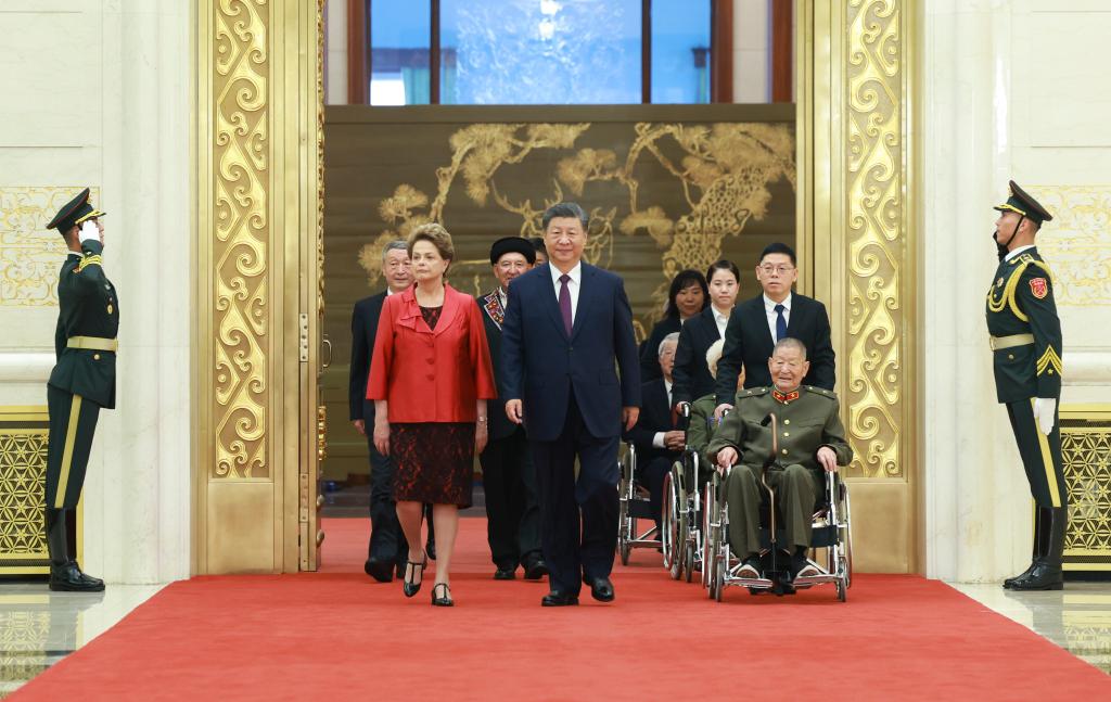 Xi Focus: Honoring role models, Xi makes rallying call for making China stronger