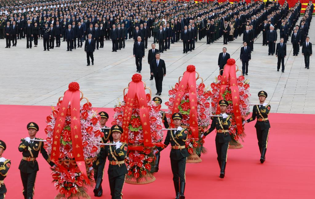 Xi pays tribute to fallen heroes on Martyrs' Day