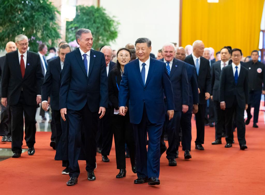 Xi stresses giving play to unique role of people-to-people diplomacy