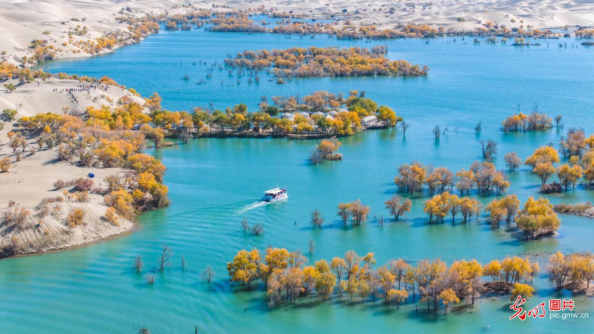 In pics: Lakes and deserts in NW China's Xinjiang