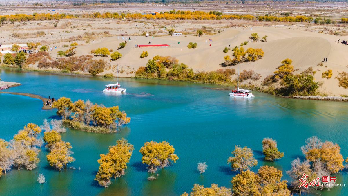 In pics: Lakes and deserts in NW China's Xinjiang