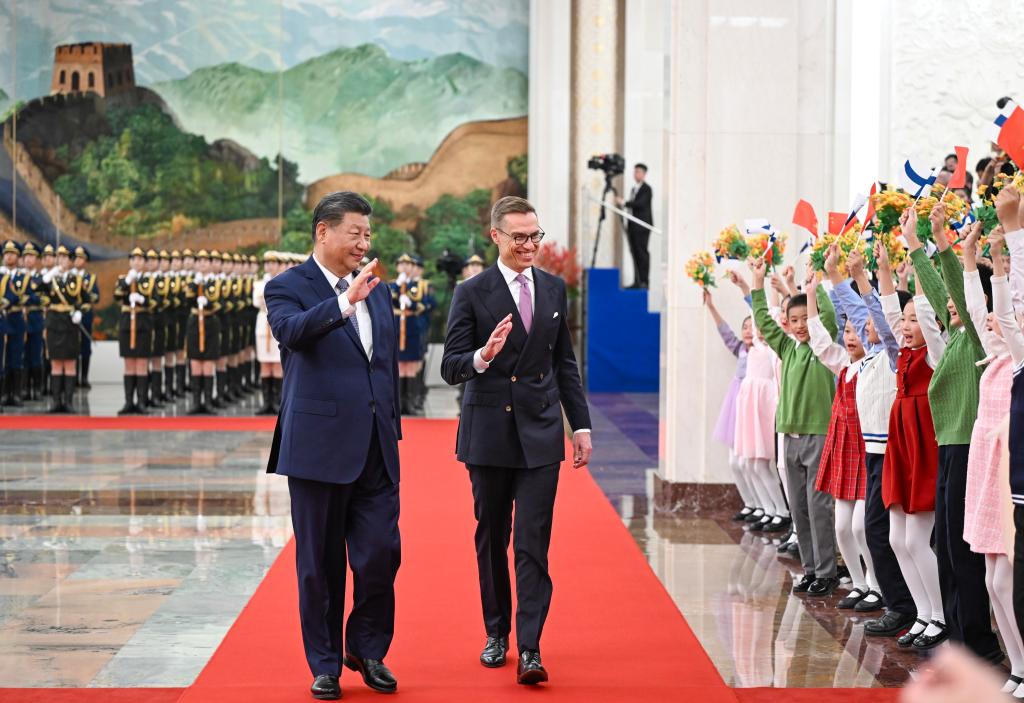 Xi encourages more China-Finland cooperation in emerging industries