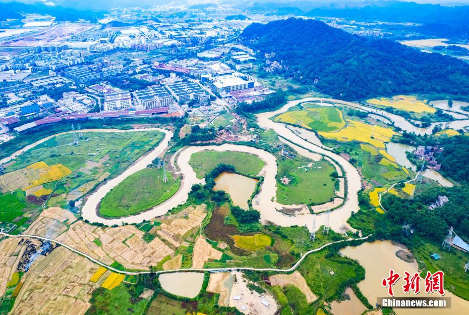 Aerial view of village in S China’s Guangxi