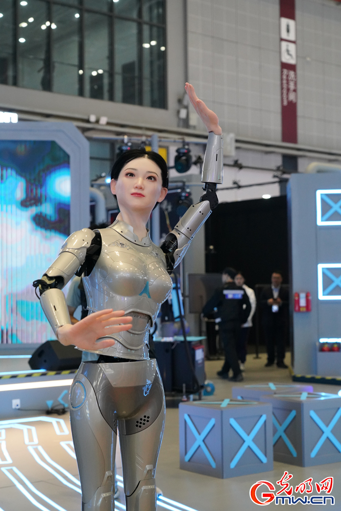 A visit to AI area at 7th CIIE in E China's Shanghai