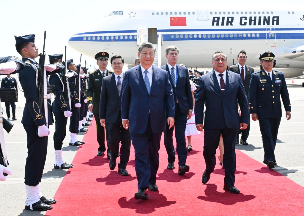 Xi arrives in Lima for state visit to Peru, APEC meeting