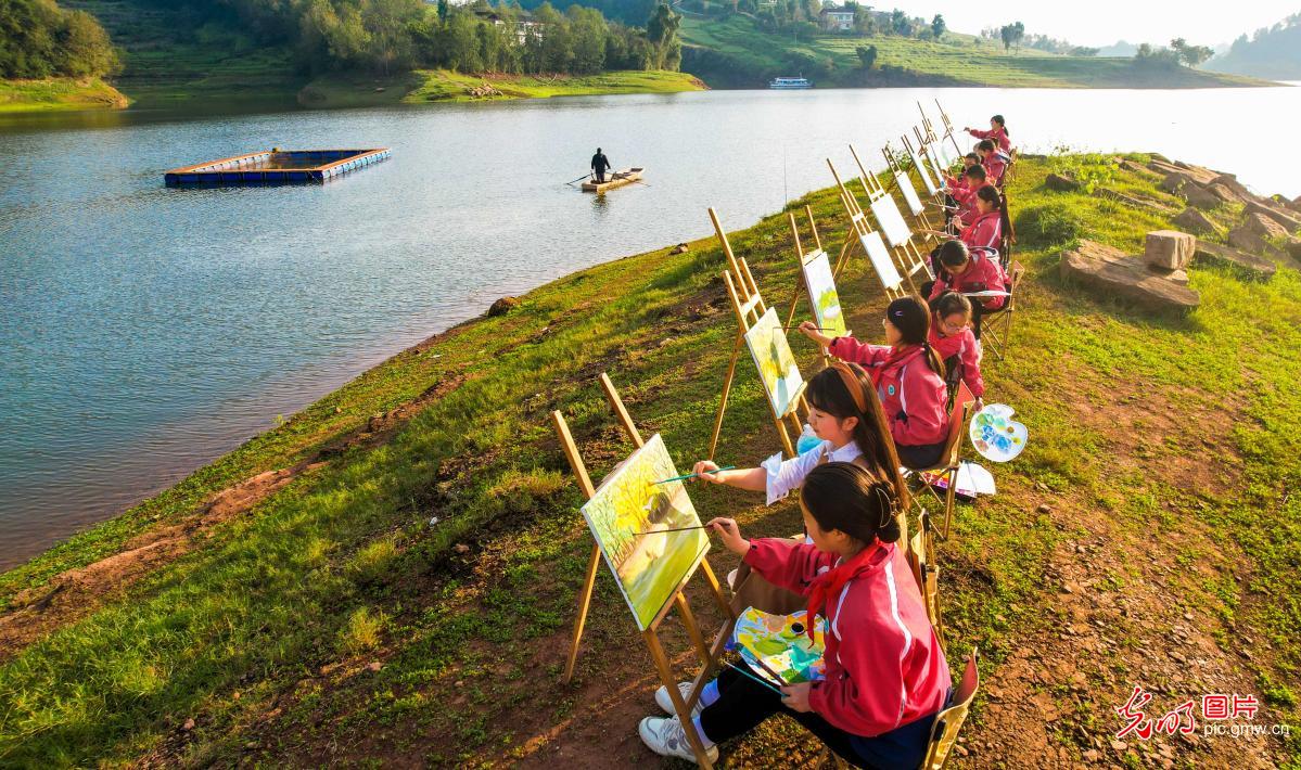 Outdoor painting revitalizes rural tourism