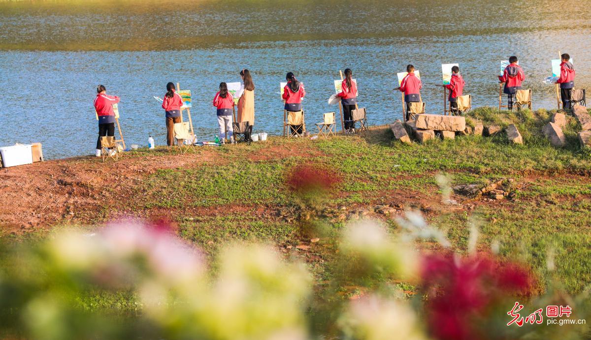 Outdoor painting revitalizes rural tourism