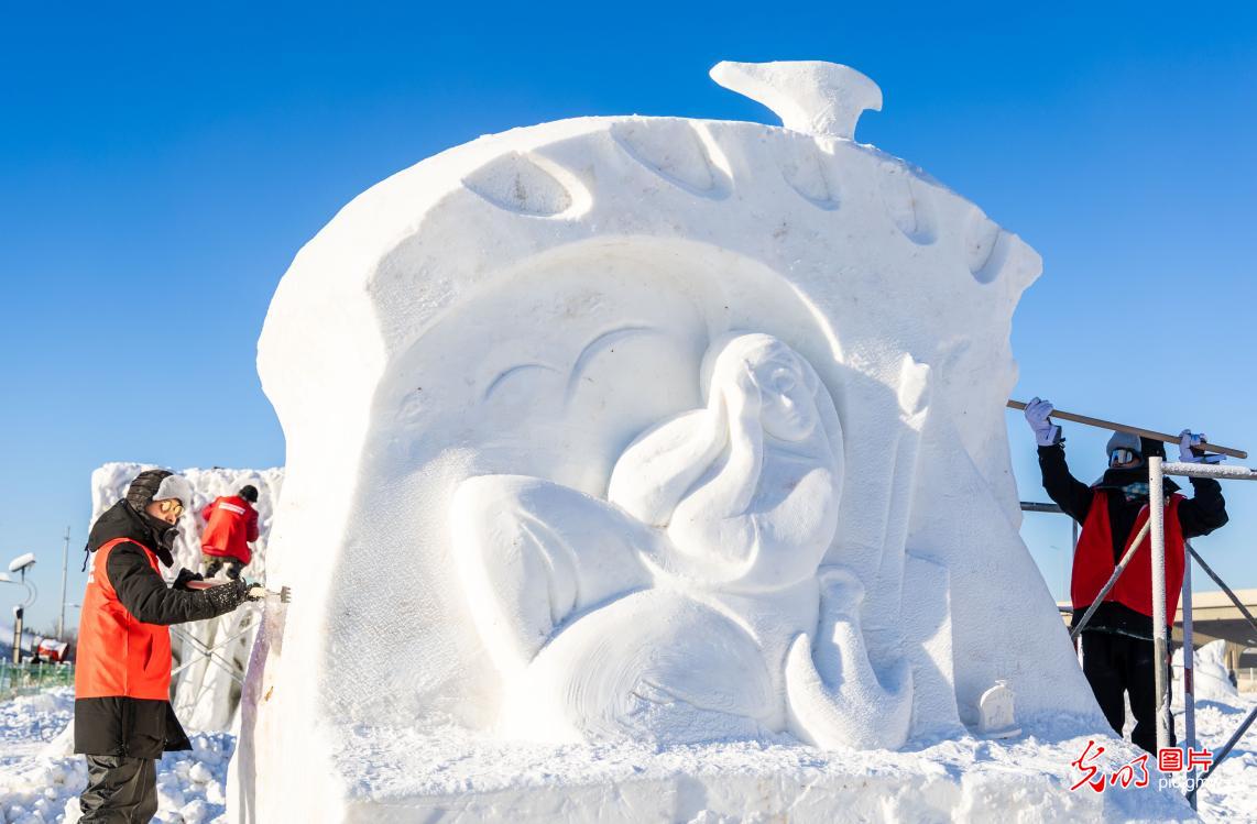 Snow sculpture competition in N China's Inner Mongolia