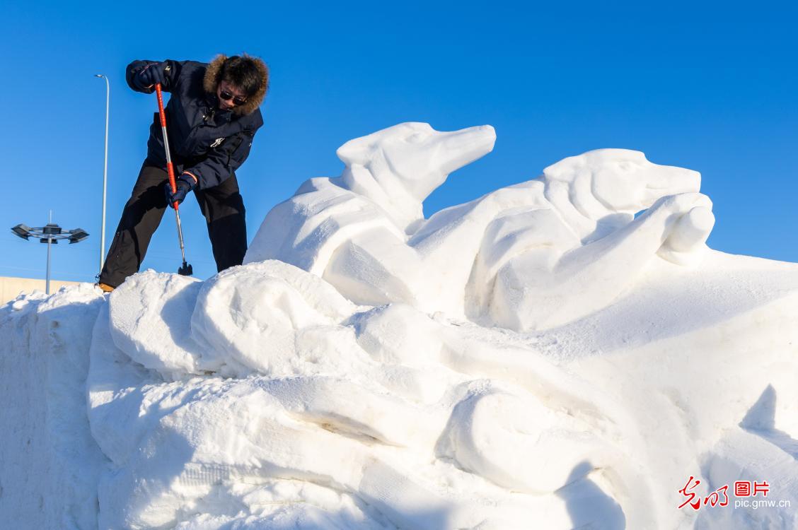 Snow sculpture competition in N China's Inner Mongolia