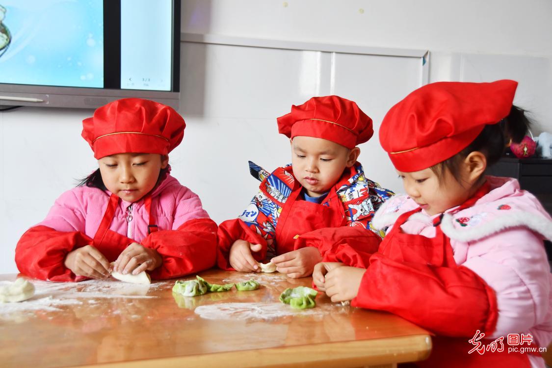 Children enjoy Winter Solstice festivities across China