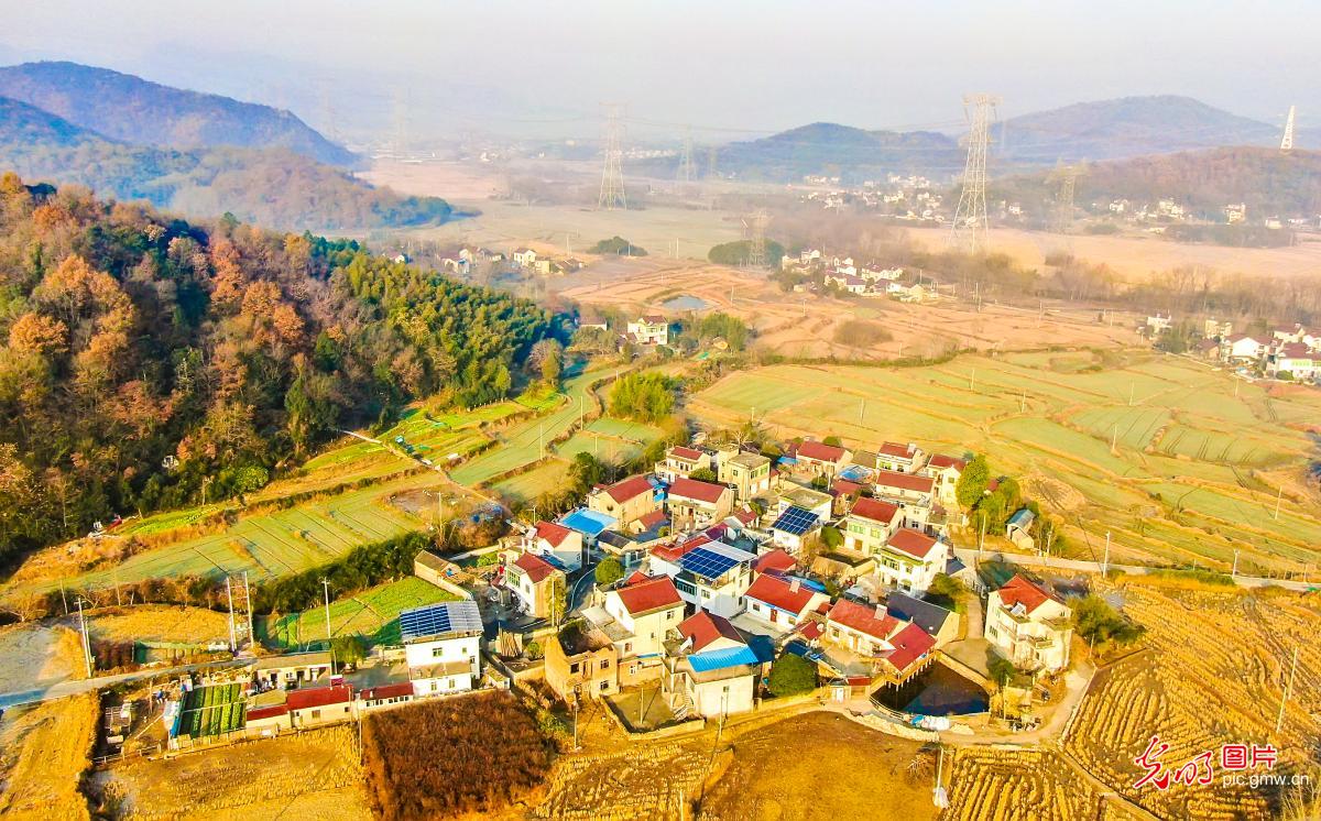 Harmonious countryside scene in E China’s Anhui