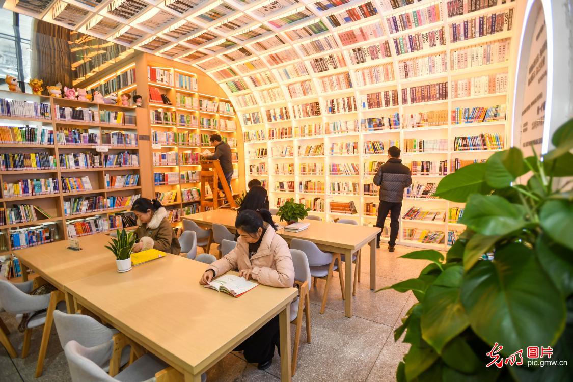 New reading experiences begin at city book room in Jiangxi