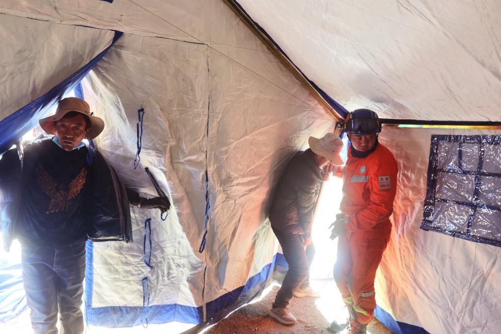 Touching moment: All-out rescue efforts in quake-hit Xizang