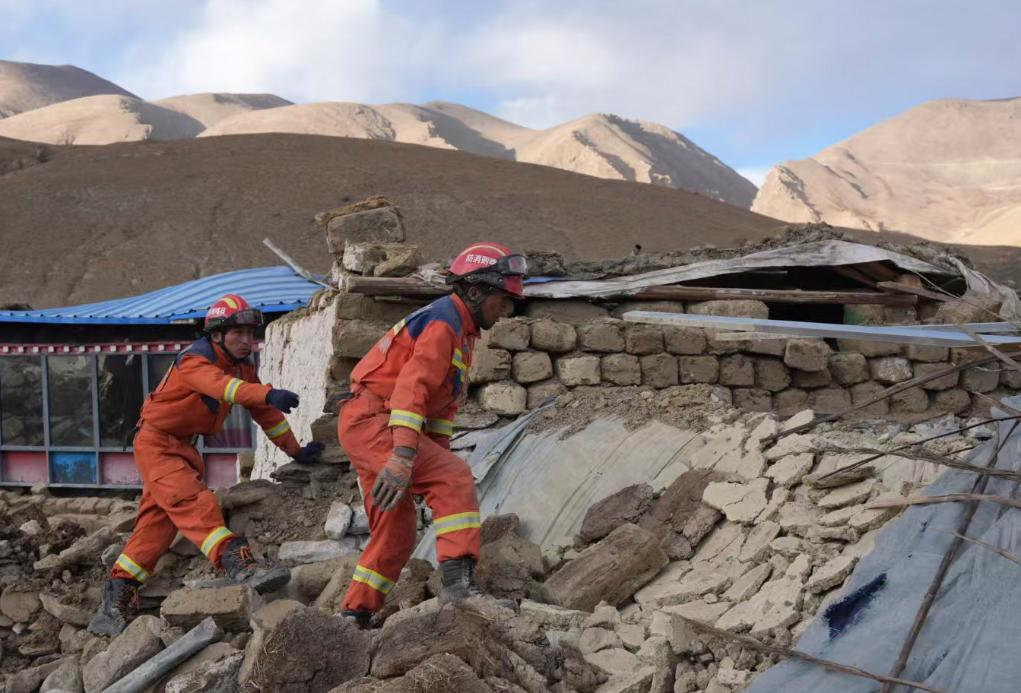 Touching moment: All-out rescue efforts in quake-hit Xizang