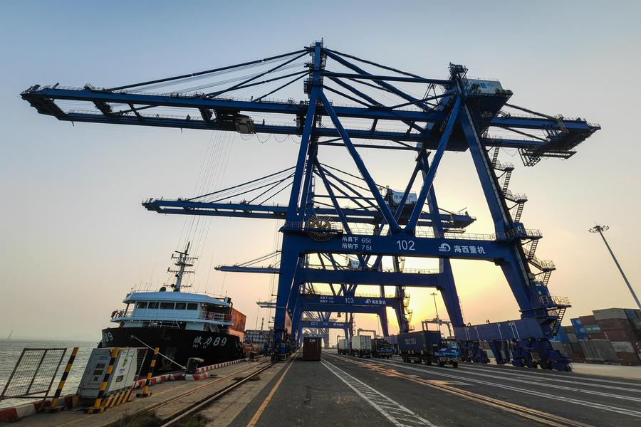 HainanOutlook | Annual container throughput of Yangpu port exceeds two million TEUs