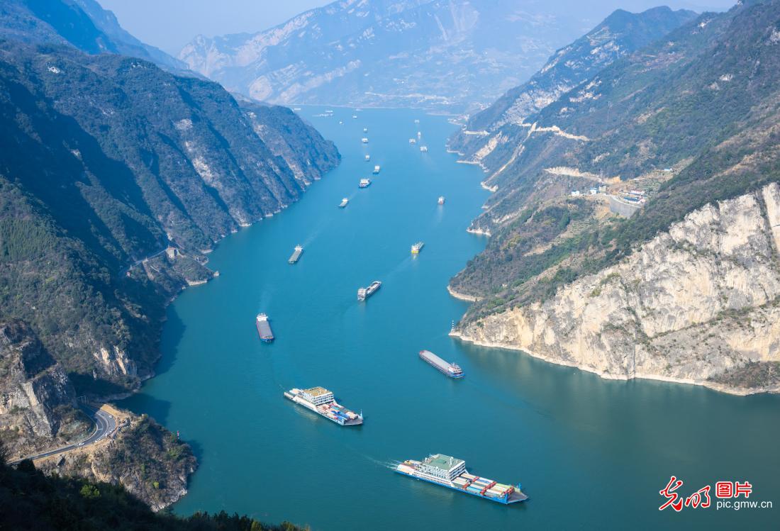 Busy shipping in the Three Gorges