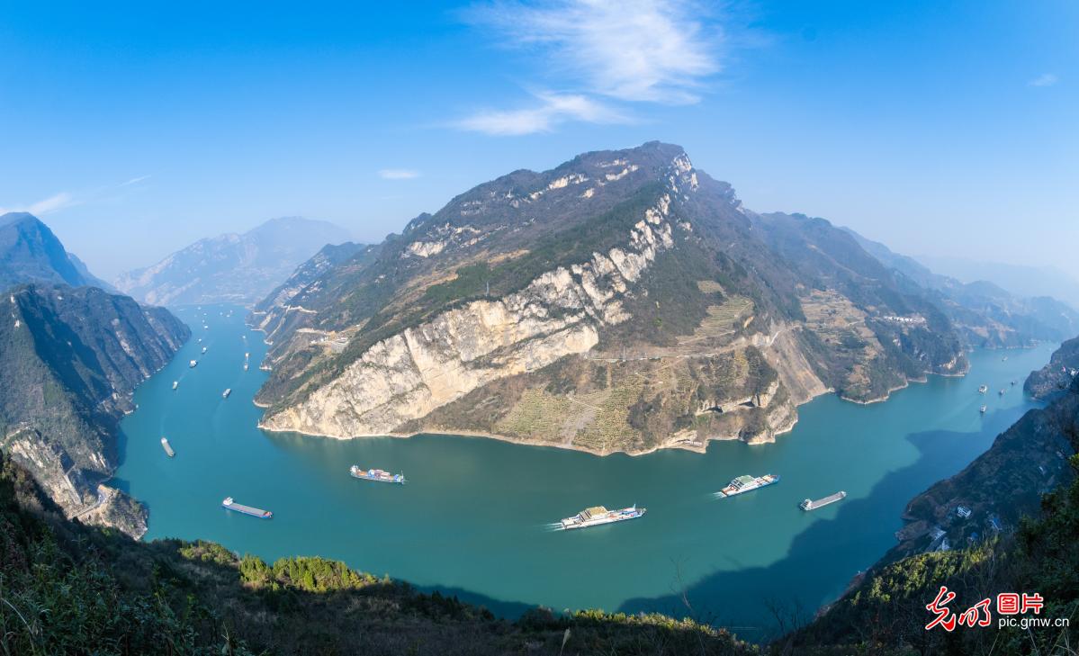 Busy shipping in the Three Gorges