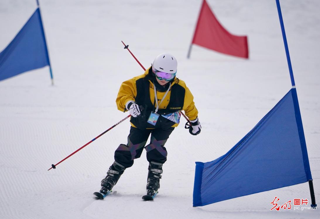 National Fitness Skiing Competition held in N China's Shanxi