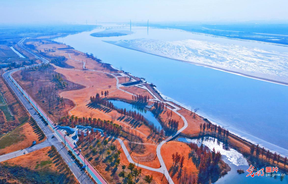 Winter scenery of Dragon Bay Ecological Landscape Belt