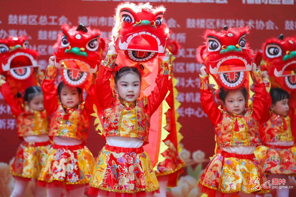 Cultural activity held to celebrate New Year in E China's Fujian