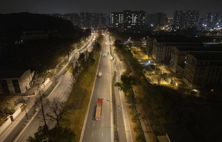 ChineseToday | Reunion journey of truck driver couple ahead of Spring Festival