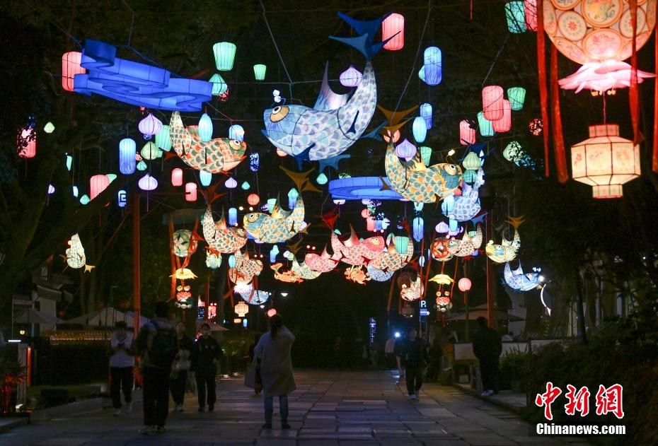 Lanterns seen to celebrate Spring Festival in E China’s Zhejiang Province