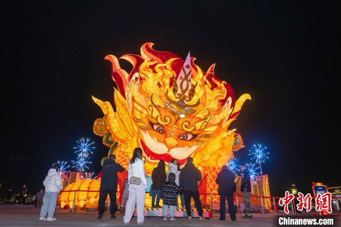 Lantern fair held to celebrate upcoming Spring Festival