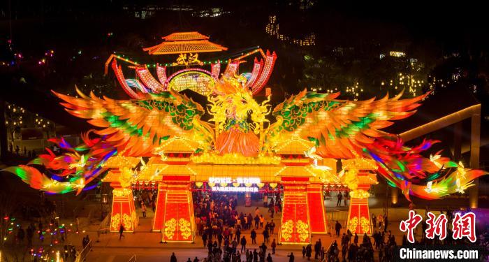 Lantern Fair themed Yangtze River culture kicks off in C China’s Hubei Province