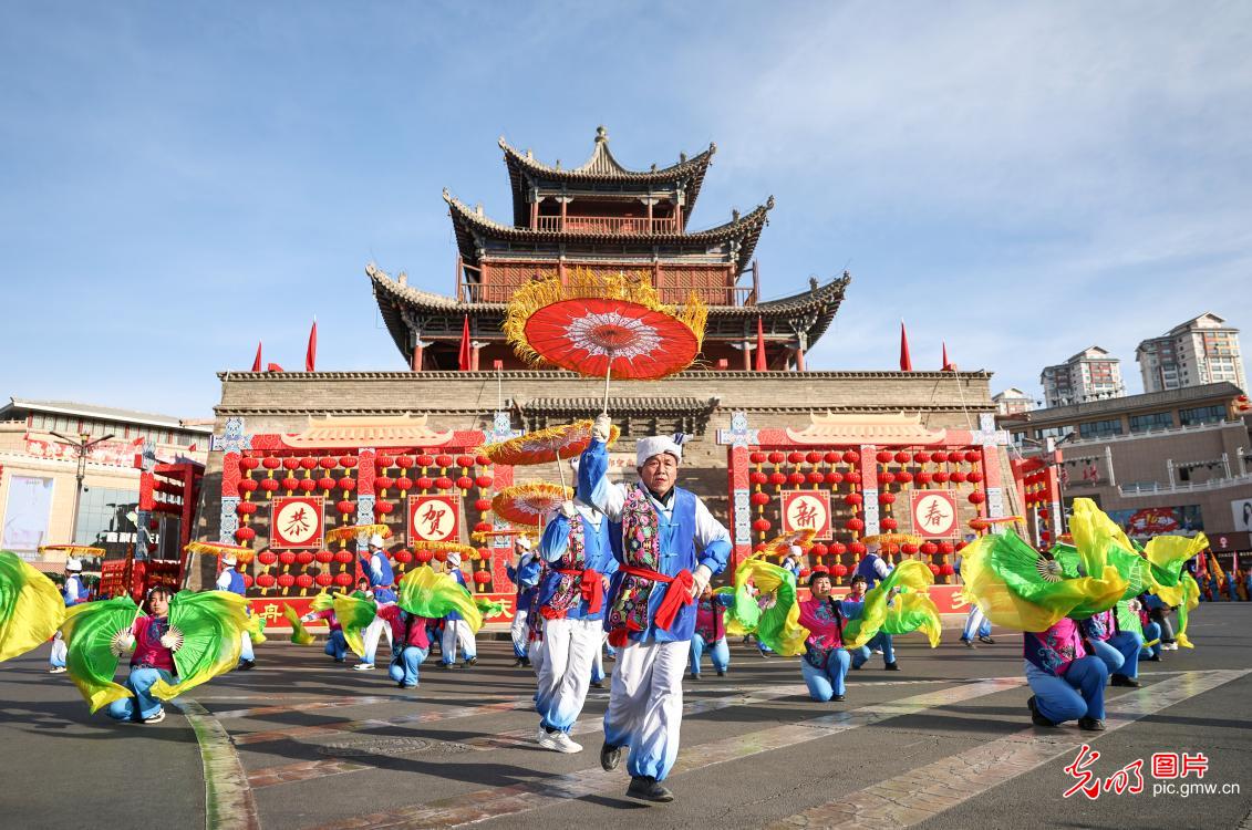 Folk performances to celebrate Spring Festival in NW China’s Gansu