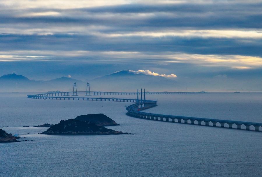 Hong Kong-Zhuhai-Macao Bridge sees record daily passenger trips